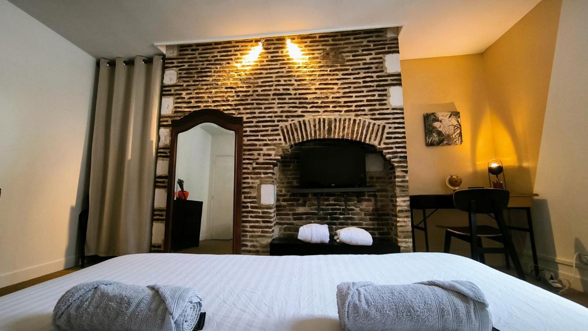 Chambre Privee Confort Charme Hypercentre Chez L'Habitant トロワ エクステリア 写真